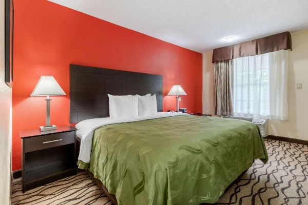 Quality Inn & Suites Lexington image 13