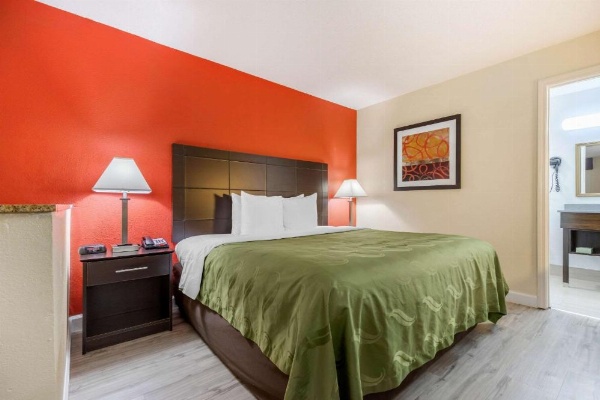 Quality Inn & Suites Lexington image 14