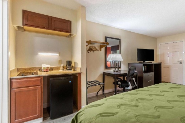 Quality Inn & Suites Lexington image 15