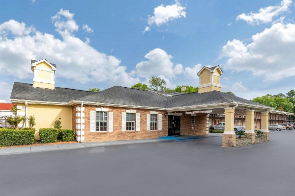 Quality Inn & Suites Lexington image 2