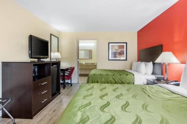 Quality Inn & Suites Lexington image 29