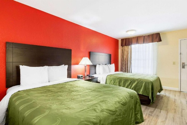 Quality Inn & Suites Lexington image 9